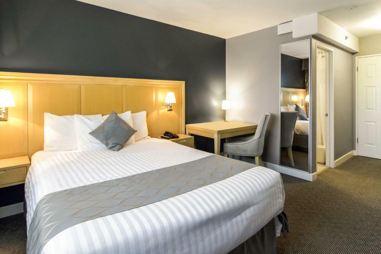 Red Lion Inn & Suites أبوتسفورد المظهر الخارجي الصورة